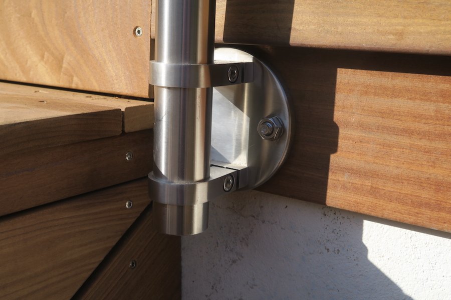 Photo du détail de fixation du garde-corps