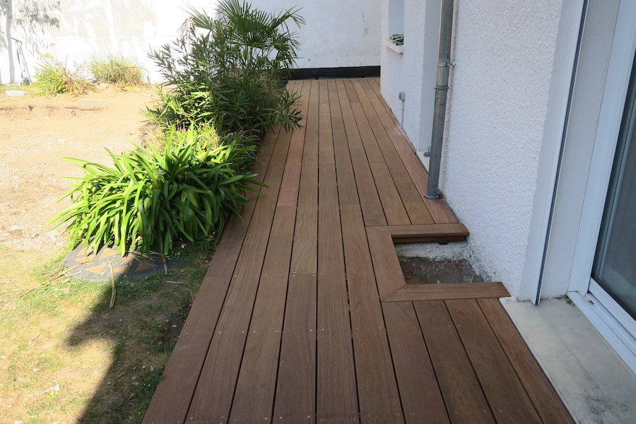 Photo du détail autour d'une jardinière