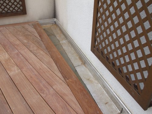 Terrasse en bois sur étancheité et traitement des solins