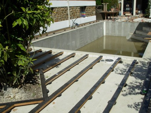 Simple structure sur sol dur