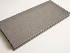 Lame de terrasse bois composite rainurée XtraWood 14x400cm. Couleur Silver Grey