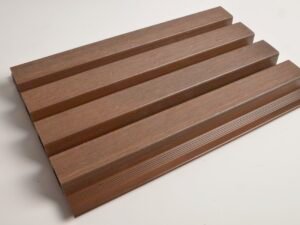 Lame de bardage composite XtraClad à claire voie Couleur Ipe